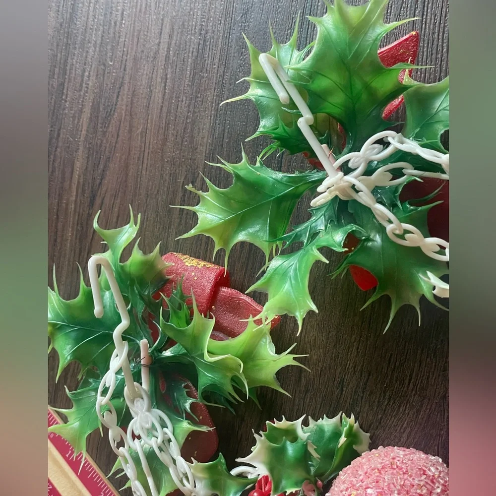 VTG Plastic Blow Mold Christmas 2 Mistletoe Holly Berry Sugar Frosted Balls Set